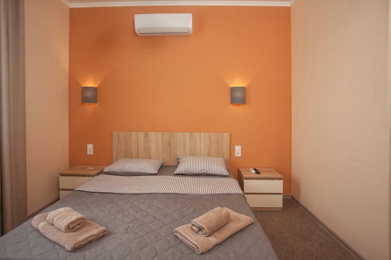 Fanfan Hotel Odessa Exterior photo
